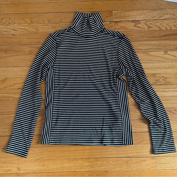 Madewell black and white striped turtleneck - Picture 2 of 5